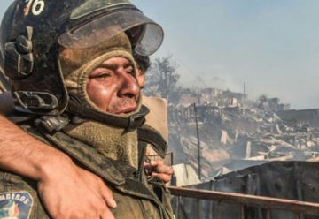 Bombero pierde su casa en incendio de Valparaíso