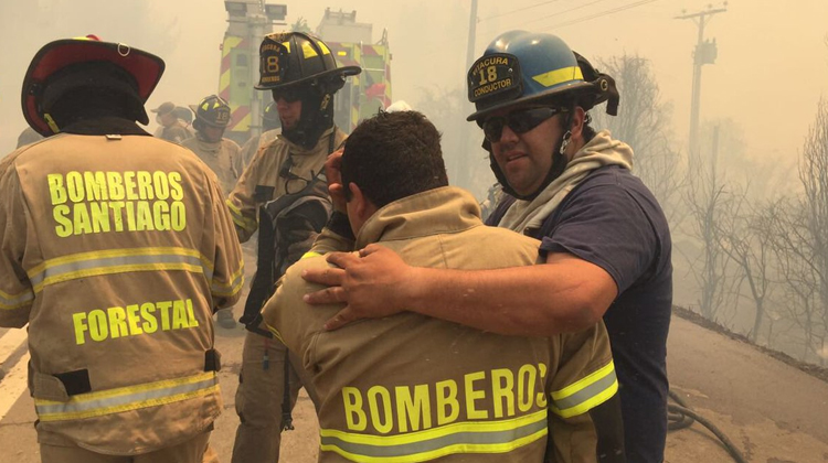 Bomberos despedidos de sus trabajos por ausentarse para combatir incendios