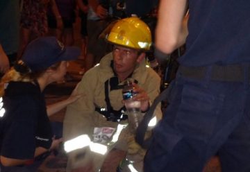 Bombero corrió maratón con su equipo de proteccion