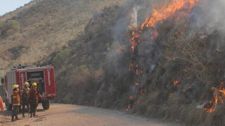 Absuelven a joven bombero acusado de generar incendios