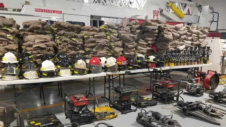 Donan equipo a bomberos de Ciudad Juárez