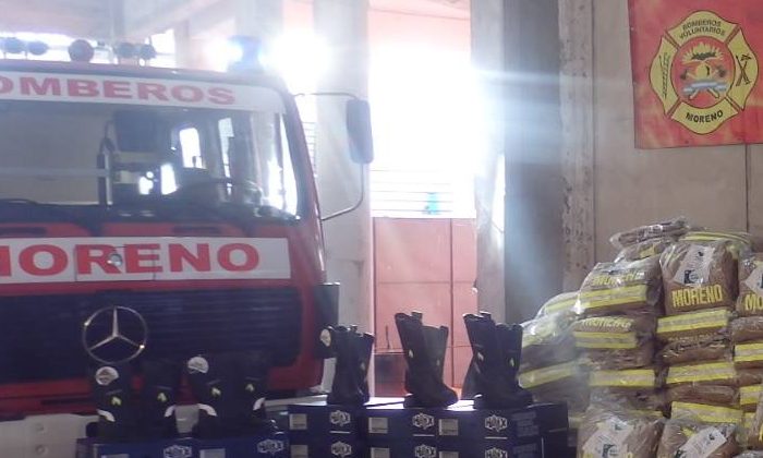 Nuevo autobomba y materiales para Bomberos de Moreno