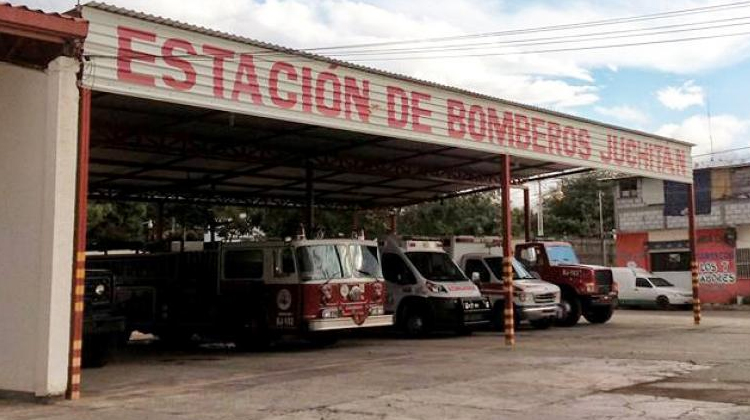 Bomberos sin presupuesto acuden a ciudadanía para reparar su equipo