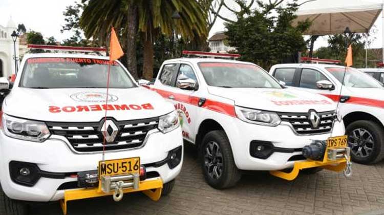 Con carros nuevos buscan modernizar los bomberos