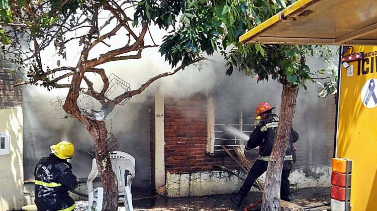 Un bombero herido tras combatir el incendio