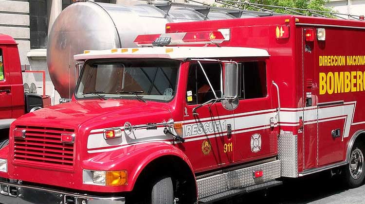 Capacitan a bomberos en búsqueda y rescate durante derrumbes