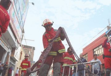 Municipio de Víctor Larco demandaría a bomberos
