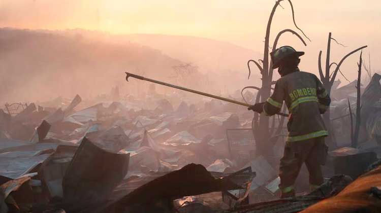 Apagar incendios en Chile, una cuestión de voluntarios