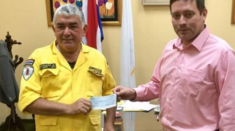 Bomberos de Villarrica reciben aporte municipal