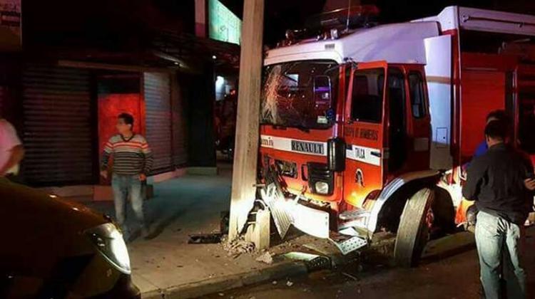 Bomberos sufrió accidente cuando se dirigía a incendio