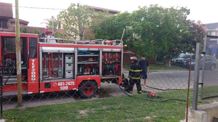 Rescataron a una jubilada de un incendio en Berisso