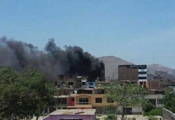 Incendio movilizó mas 10 unidades de bomberos en Peru