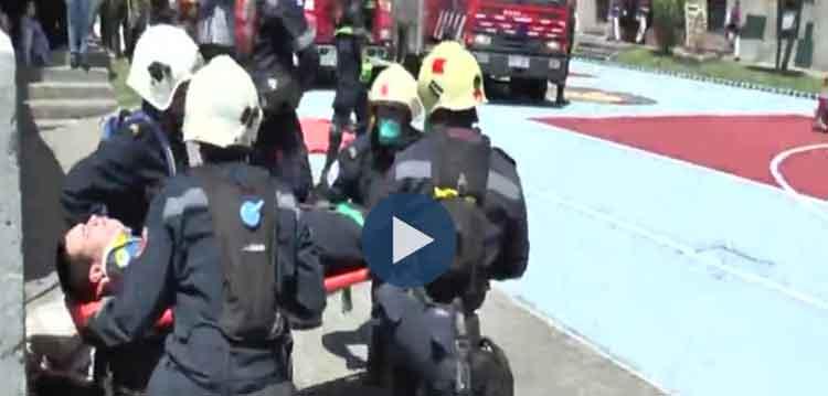 Bomberos se capacitan para actuar en situaciones de derrumbes