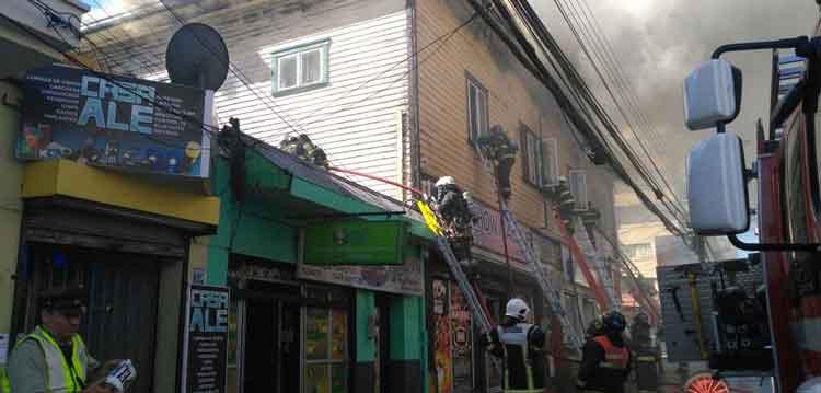 Incendio moviliza a siete compañías de Bomberos de Osorno