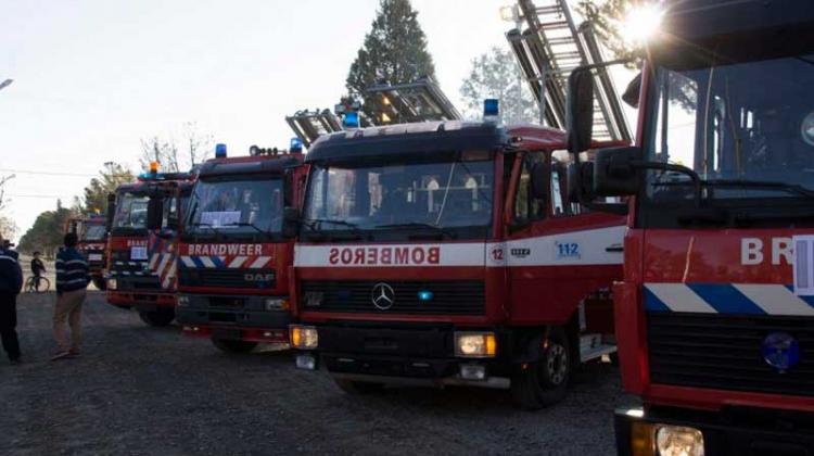 Completan la entrega de autobombas a Bomberos en Rio Negro