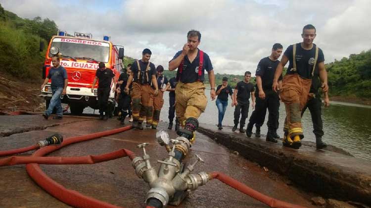 Bomberos participaron en un curso de hidráulica y extinción