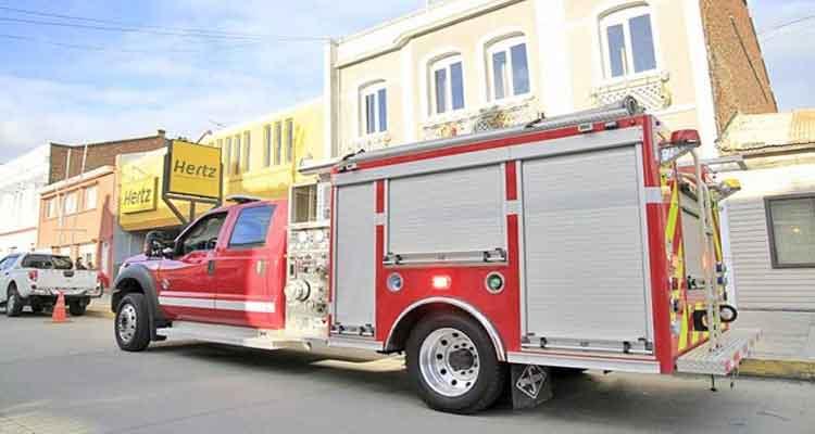 Bomberos recibió moderno carro americano