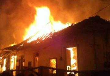 Bomberos atienden impresionante incendio en Salamina