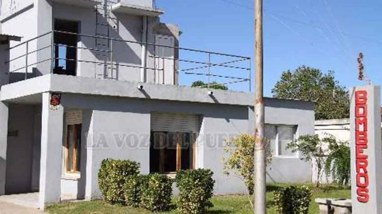 Los bomberos de Claromecó adquirieron una autobomba