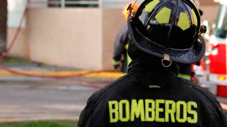 Bomberos resultan lesionados en un accidente al acudir a una falsa alarma