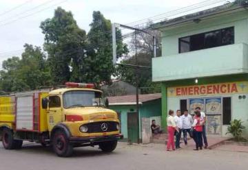 Muere bombero electrocutado cuando apagaba incendio