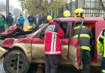 Un lesionado deja colisión entre carro de Bomberos y camioneta