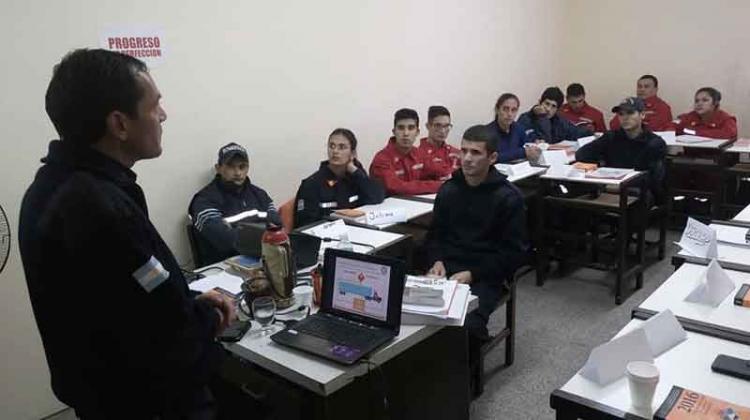 Capacitaron a Bomberos sobre el manejo de materiales peligrosos