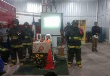 Con guardia de honor despiden a «perro bombero» en Coquimbo