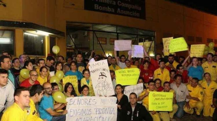 Acusan de estafa a bomberos y piden juicio oral
