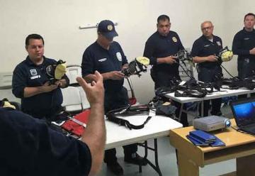 Reciben Bomberos capacitación en el uso de Equipo de Respiración Autónoma