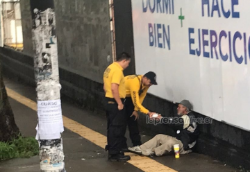 Bomberos tendieron la mano a los más necesitados