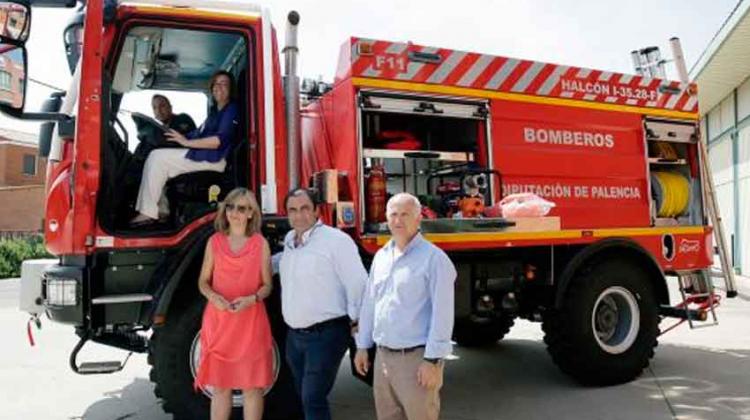 Diputación de Palencia entrega un camión de bomberos a Baltanás