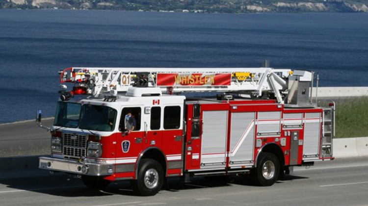 Bomberos de Santiago adquirirá 5 nuevos carros portaescalas