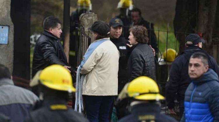 Polémica por el desempeño de los bomberos en el incendio fatal