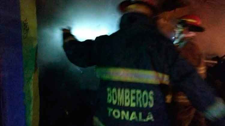 Tres bomberos de Tonalá resultan lesionados en incendio