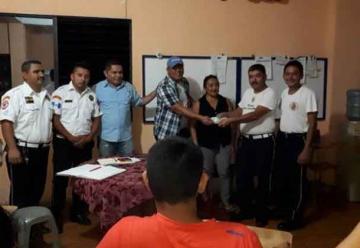 Bomberos Voluntarios de Río Dulce reciben donación