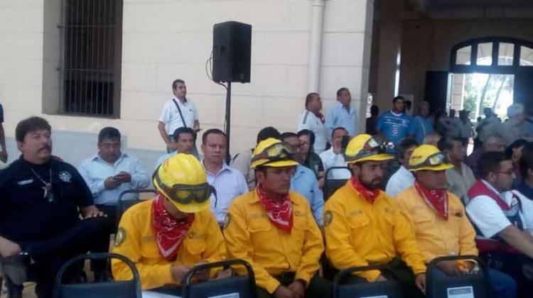 Proponen una ley para beneficio de Bomberos