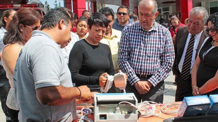 Entregan uniformes y equipo nuevo a Bomberos de Texmelucan