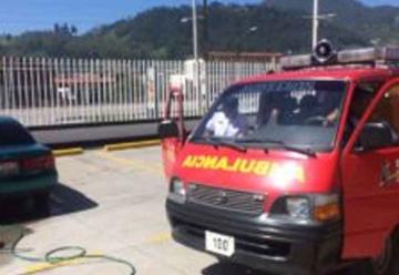 Lavan carros por los Bomberos Voluntarios