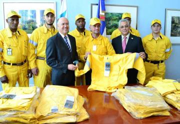 Bomberos forestales tendrán uniformes de protección