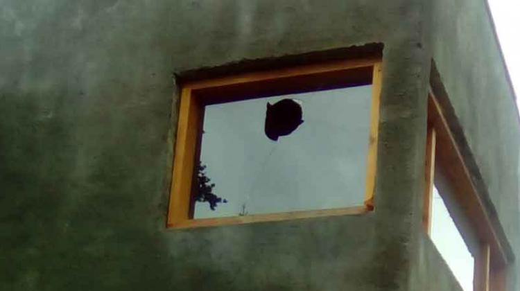 Apedrearon el Cuartel de los Bomberos Voluntarios
