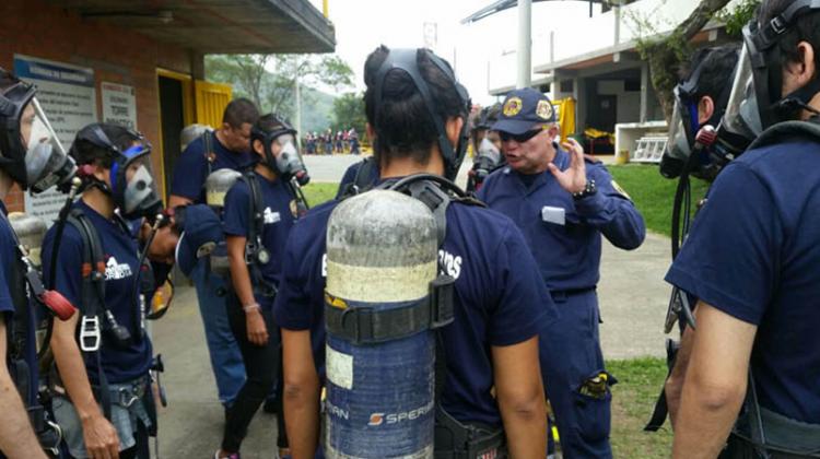 Periodistas de Cali fueron Bomberos por un día