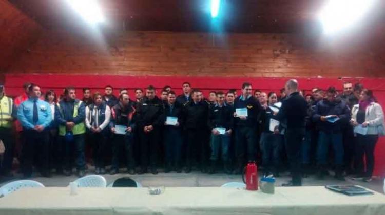 Bomberos de la Policía del Neuquén realizó una capacitación