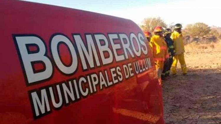 Fueron a apagar un incendio y cayeron a un pozo