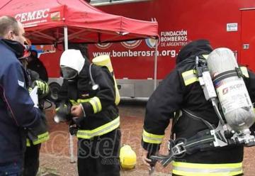 Capacitación a Bomberos de Santa Fe en condiciones realistas