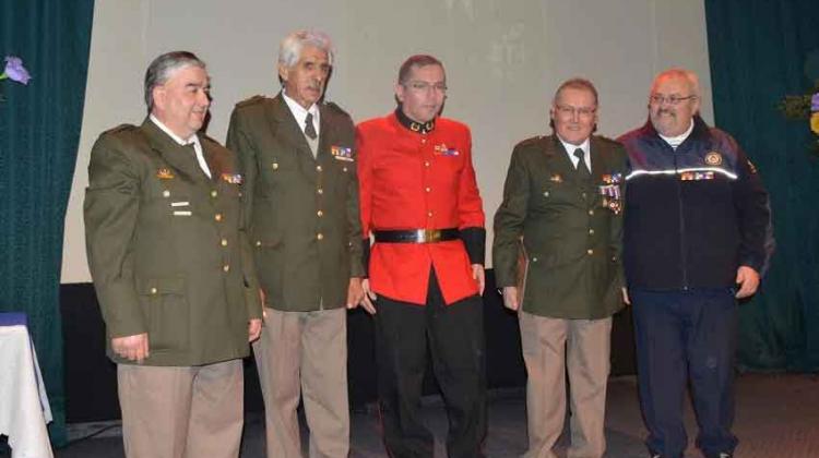 Bomberos reconoce a voluntario con casi 50 años de servicio