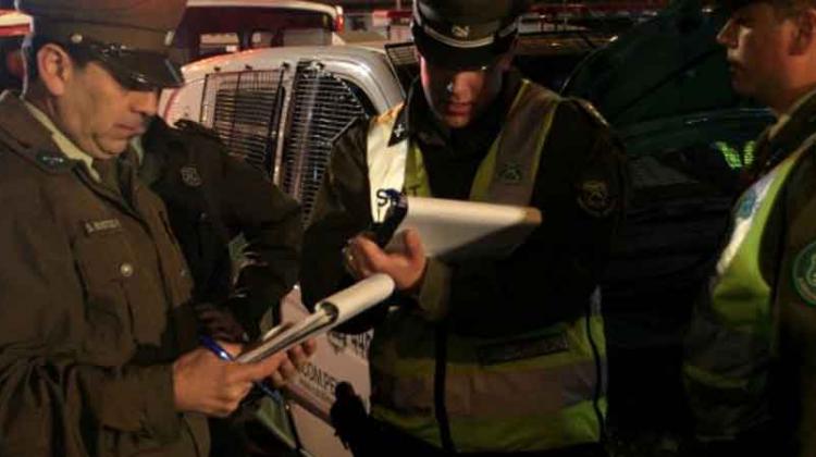 Chocan auto robado contra cuartel de Bomberos en Lirquén