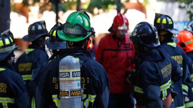 Bomberos de Chile recibe 100 nuevos carros bomba