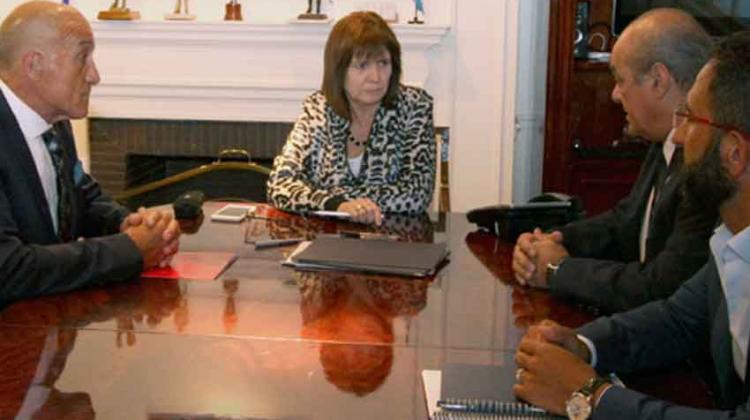 Reunión y mesa de trabajo entre la Ministra Patricia Bullrich y el SNBV