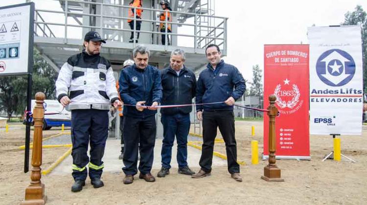 Inaugurado el primer simulador de ascensor para capacitar a Bomberos